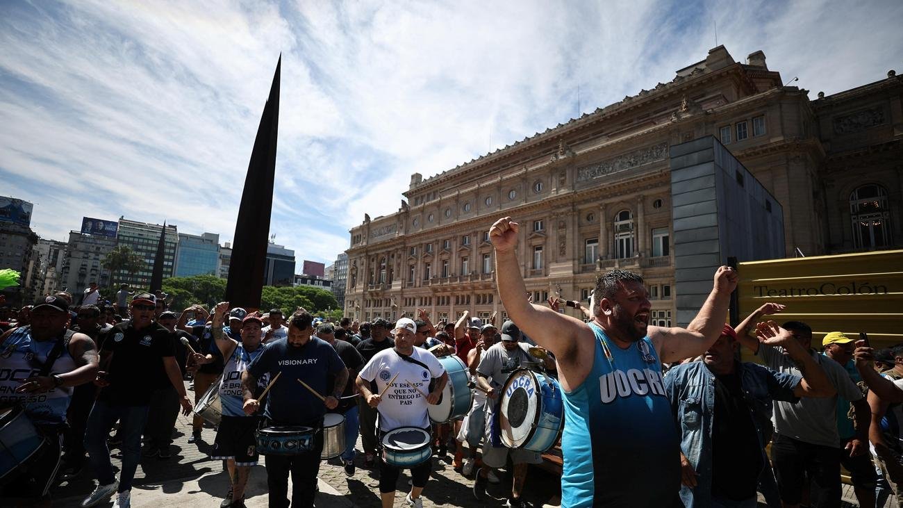 Argentinien: Tausende Argentinier demonstrieren gegen Reformen