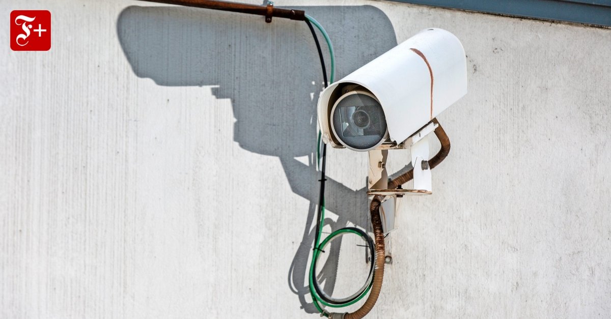 Überwachungskamera mit Risiken: Alles im Blick behalten