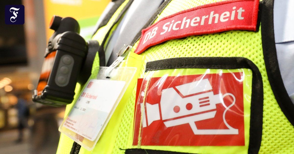 Schutz vor Übergriffen: DB Regio stattet Mitarbeiter bundesweit mit Bodycams aus